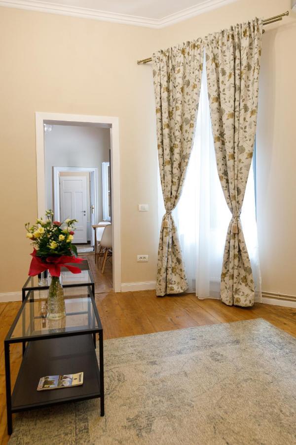 Ferienwohnung Stylish Flat In The Heart Of Historical Center Timişoara Exterior foto
